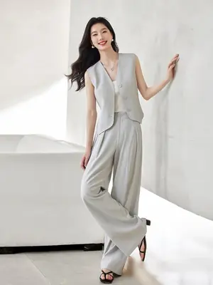 Image de Tenue de Bureau Femme 2 Pièces Lin Mélange - Été 2025