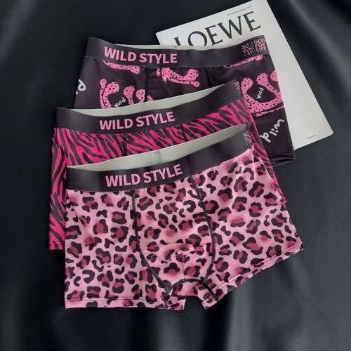 Imagen de Bragas de seda helada para hombre con estampado de leopardo, cómodas, transpirables y a la moda – Boxer corto de verano ideal para un look sexy y elegante