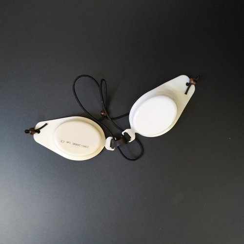 Zdjęcie Ochronne okulary laserowe z filtrem 190–3000 nm, z certyfikatem CE, z ceramiczną i metalową ściereczką do czyszczenia oraz plastikowym etui – idealne dla profesjonalistów