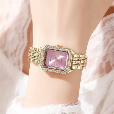 Image de Montre femme dorée avec diamants, élégante et légère