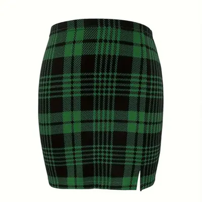 Image de Jupe Courte à Carreaux Rouge & Vert - Style Élégant et Sexy