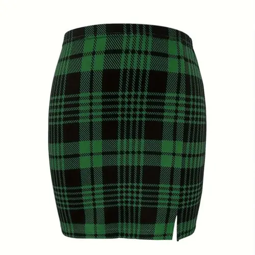 Image de Jupe Courte à Carreaux Rouge & Vert - Style Élégant et Sexy