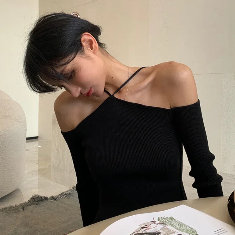Zdjęcie Seksowny Sweter Off-Shoulder – Moda Y2K