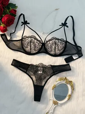 Image de Lingerie Noire Semi-Transparente 2 Pièces - Élégance & Confort