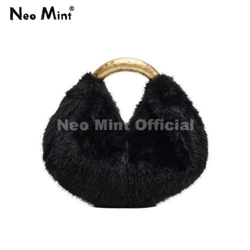 Immagine di Borsa a Tracolla in Pelliccia Sintetica Donna 2025 - Elegante e Luxurious per Party, Club e Occasioni Speciali