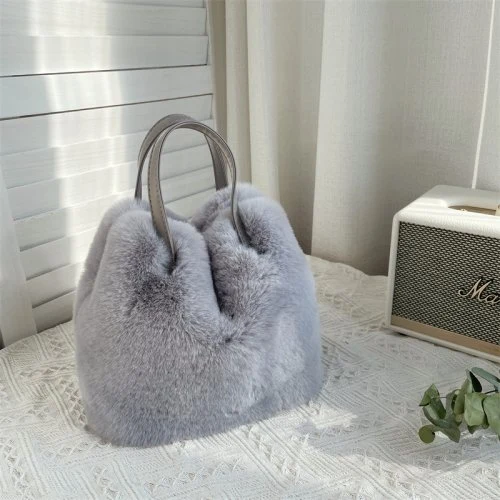 Grijze bucket bag van bont