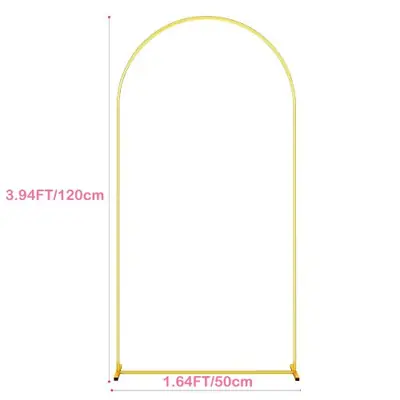 Image de Arc de Mariage Doré - Décoration Élégante pour Cérémonie
