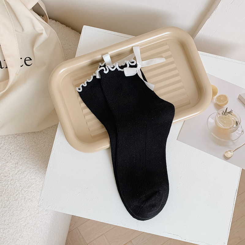 Image de Chaussettes JK Japonaises à Nœud Papillon - Style Scolaire & Décontracté