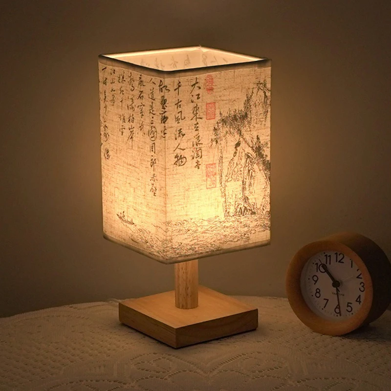 Image de Lampe de Table LED Style Chinois - Abat-Jour Carré en Tissu