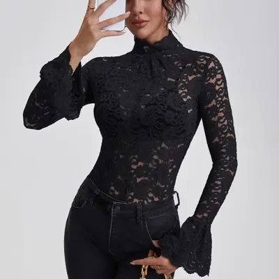 Image de Blouse Dentelle Col Roulé Élégante Femme