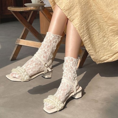 Immagine di Calzini da Donna Retrò in Pizzo Floreale a Rete Lolita – Calzini Trasparenti con Tubo Centrale Sottile, Dolci e Traspiranti per Ragazze
