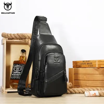 Image de Sac de Poitrine en Cuir Homme - Grande Capacité & Style Classique