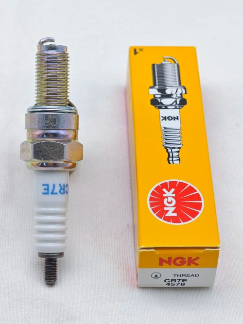 Immagine di 1 pz Originale Moto NGK Candela CR6E CR7E CR8E CR9E Per CB400 GW250 Hornet FZR XJR Bandit ZRX