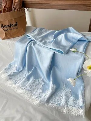 Image de Jupe Sirène Élégante en Satin avec Dentelle