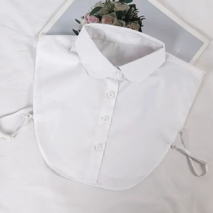 Image de Col Faux à Rabat Blanc - Accessoire de Mode pour Chemise