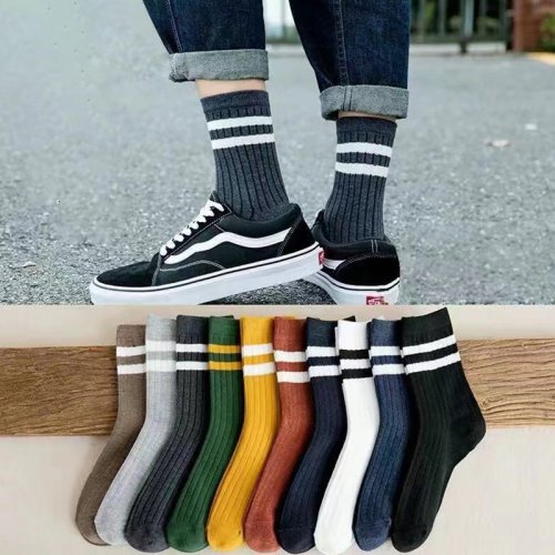 Bild von 5 Paar Herren-Socken mit Streifenmuster – Atmungsaktive, hochwertige Baumwollsocken im Harajuku-Retro-Stil für bequemen Alltag