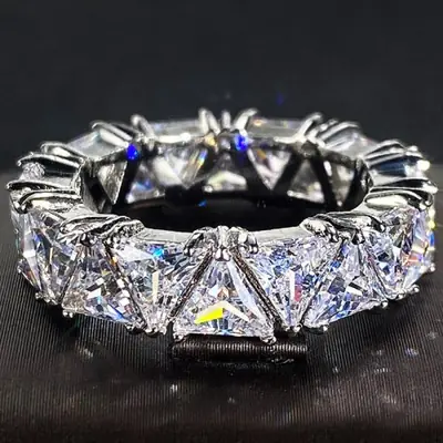 Image de Bague Triangulaire en Argent Sterling 925 - Zircon AAA
