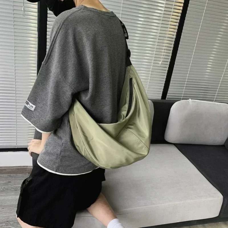 Immagine di Borsa a Tracolla Unisex Harajuku – Grande Capacità e Stile Giapponese