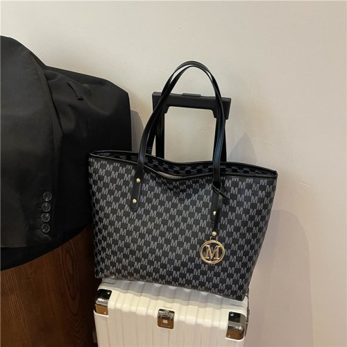 Image de Sac Fourre-Tout Tendance en Cuir PU - Grand Format pour Femmes