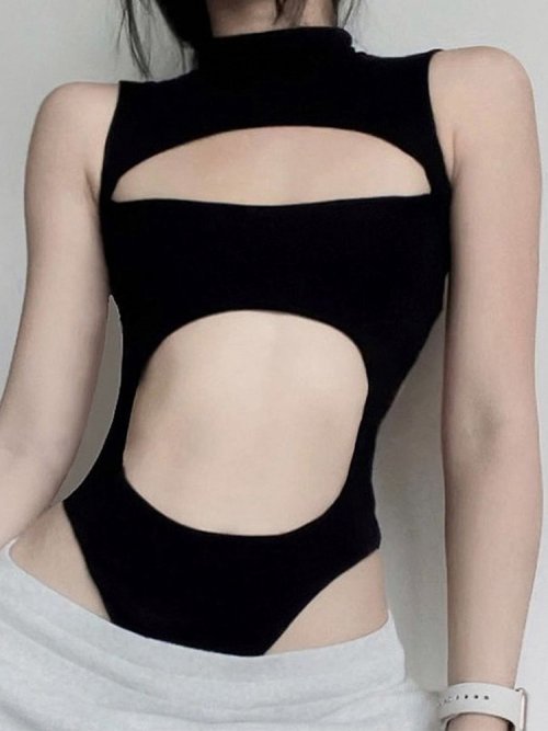 Afbeelding van Gothic Techwear Mouwloze Tanktop Bodysuit met Uitgeholde Details en Open Rug – Sexy Streetwear Stijl Vest voor Vrouwen
