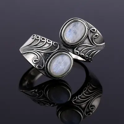 Image de Bague Vintage en Argent Sterling avec Pierre de Lune