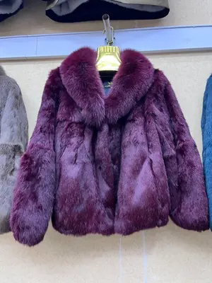 Image de Manteau de Fourrure de Lapin Véritable avec Col de Renard