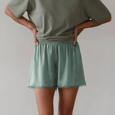 Jupon en Satin Dentelle - Culotte Douce & Élégante
