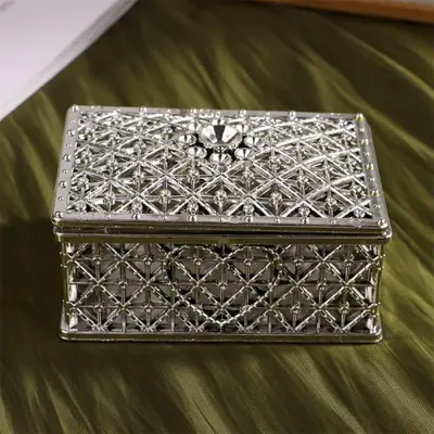 Image de Mini Boîte à Bijoux Dorée - Élégante & Pratique