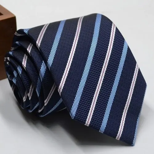 Image de Cravate Classique à Rayures - Élégance Homme