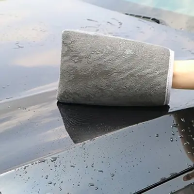 Image de Gant Magique de Nettoyage pour Voiture - Barre d'Argile & Chiffon