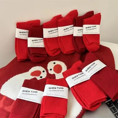 Image de Chaussettes de Couple Rouges - Coton Doux pour Noël & Nouvel An
