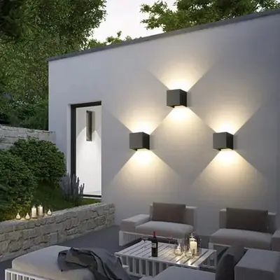Image de Lampe Murale Extérieure Étanche - Design Moderne & Robuste