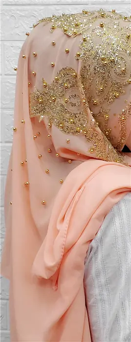 Image de Hijab Élégant en Mousseline de Soie avec Perle