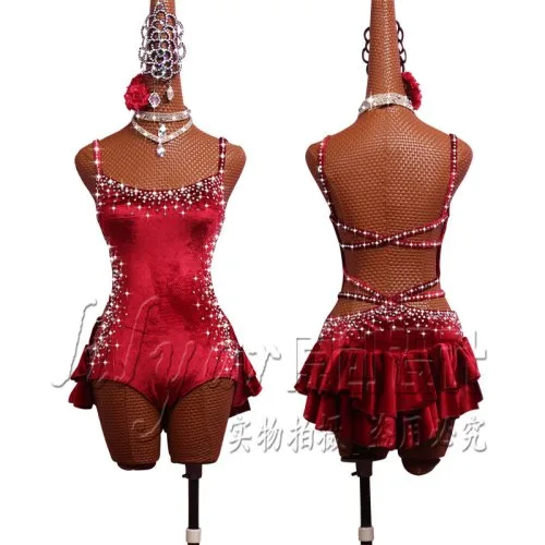1 jurk en ornamenten