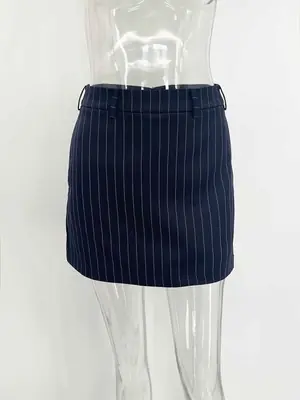 Image de Blazer Femme Rayé Col V - Élégant & Professionnel