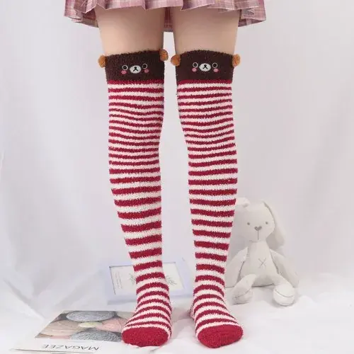 Image de Chaussettes Kawaii Longues pour Filles - Animaux Rayés & Chauffantes