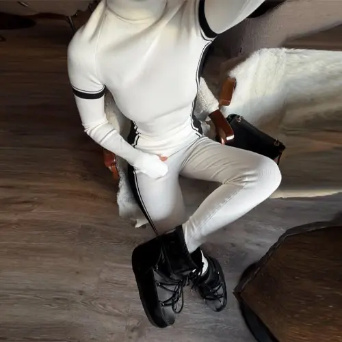 Image de Ensemble de Ski Femme Hiver 2025 - Imperméable & Chaud