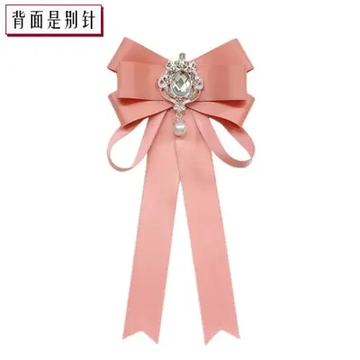 Image de Nœud Papillon Élégant pour Femme - Réglable & Chic