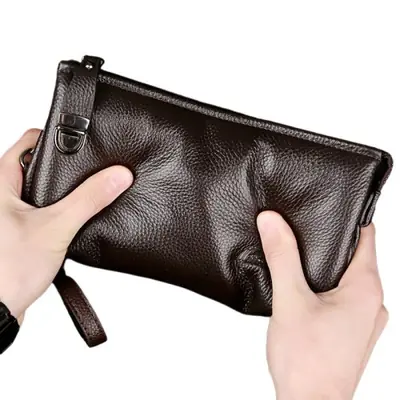 Image de Sac à Main Homme en Cuir Véritable - Élégant & Pratique
