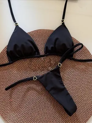 Image de Micro Bikini Noir 2025 - Style Brésilien & Séduisant