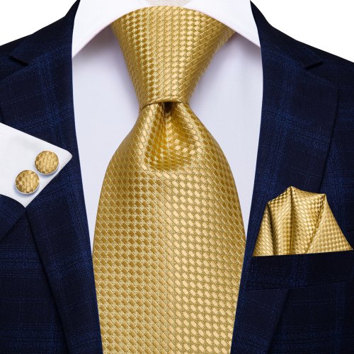 Immagine di Cravatta in seta giallo oro massiccio con gemelli e fazzoletto da taschino – Set elegante per uomo, perfetto per occasioni formali, matrimonio e lavoro