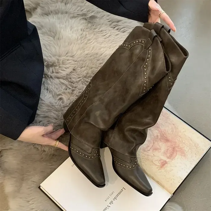 Image de Bottes Cowgirl Femme - Style Rétro & Élégant