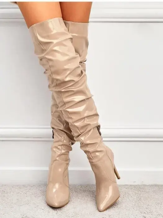 Image de Bottes Hautes Femme Bout Pointu - Élégantes & Tendance 2024