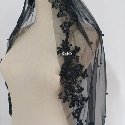 Image de Voile de Mariée Court Perles Noires