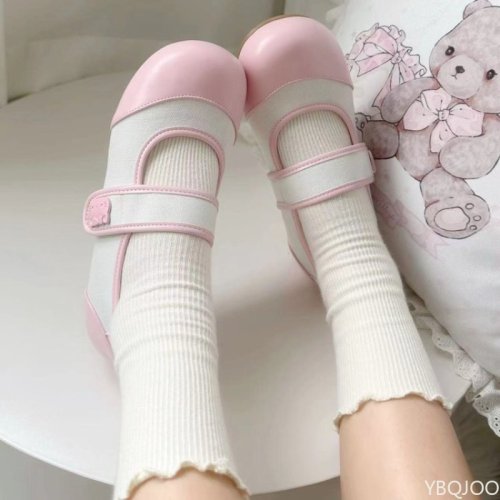 Image of Comfortable Women's Round Toe Flat Shoes with Color-Blocked Design for Spring and Summer Casual Wear