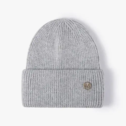 Gris M