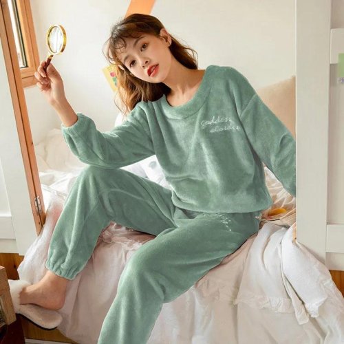 Image of Cozy Winter Flannel Pajama Set for Women – Thick Coral Velvet Long Sleeve Sleepwear with Soft Solid Design