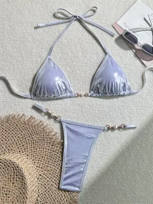 Image de Bikini Rose Brillant Push-Up Perles - Été 2025