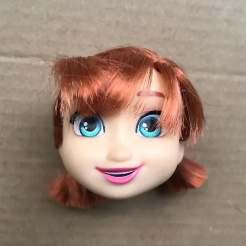 Image de Poupée Tête avec Cils Réels - Accessoire Doux et Coloré