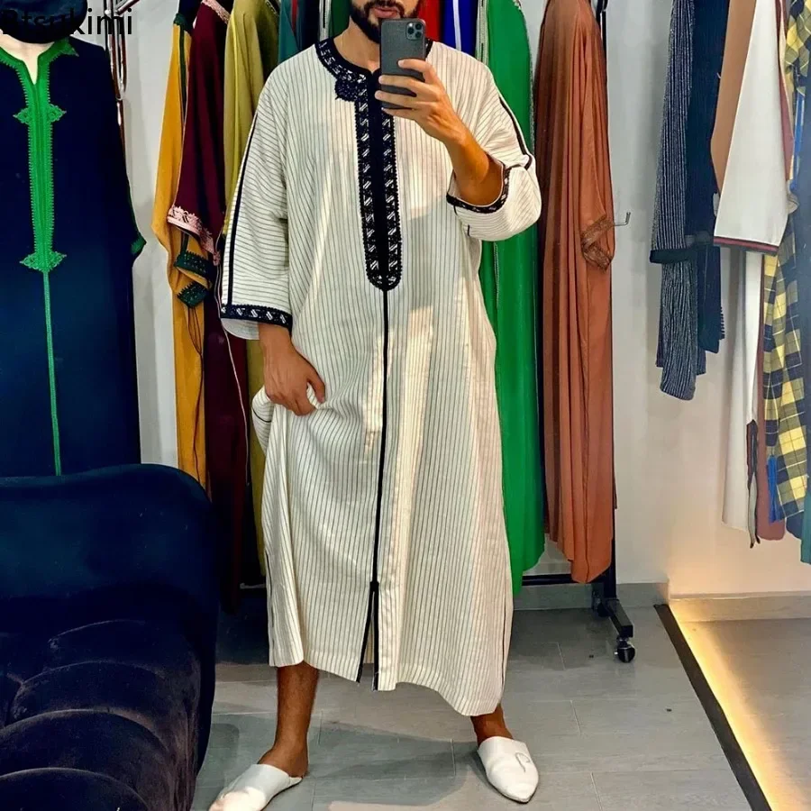 Image of Elegant 2026 Men's Islamic Kaftan Robe – Moroccan-Style Long Casual Dress with Arabic Stripes for Middle Eastern National Costume